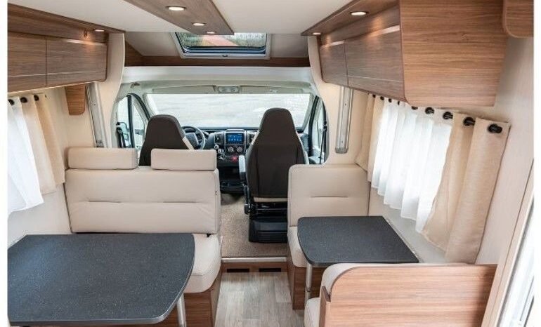 
								Pilote P696 S Used full									