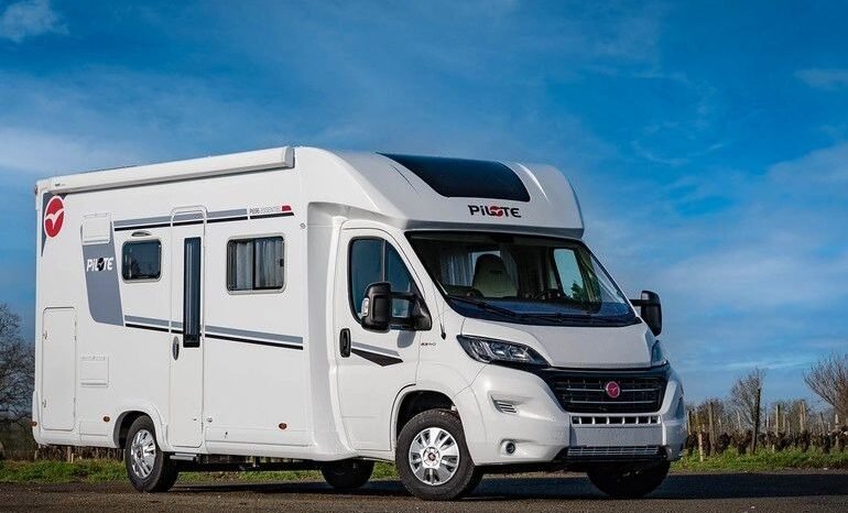 motorhome pilote p696 s france   greencampz
