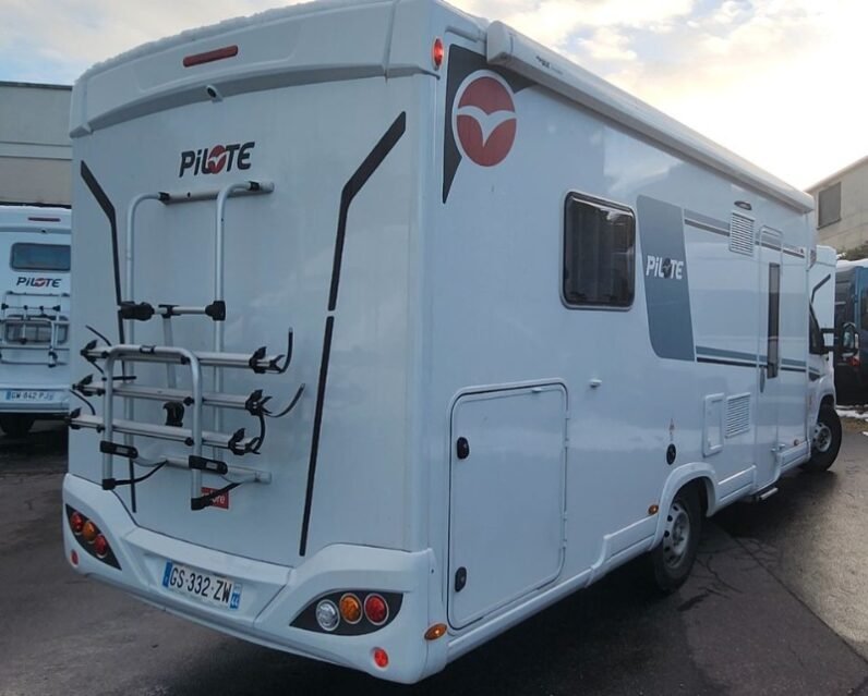 motorhome pilote p746 c france   greencampz