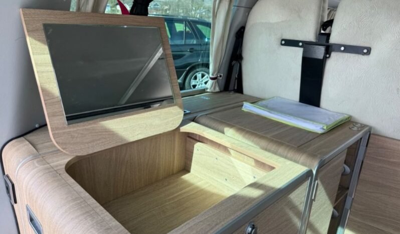 
								Volkswagen T5 Hymer Used full									