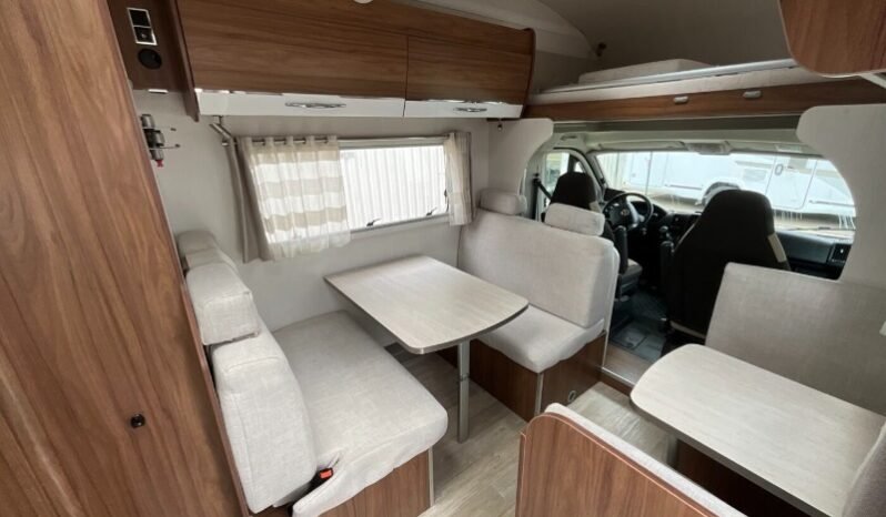 
								Pilote C 700 Used full									