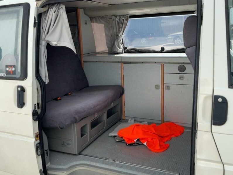 
								Volkswagen T4 California 2.5 TDI Coach Edition Used full									