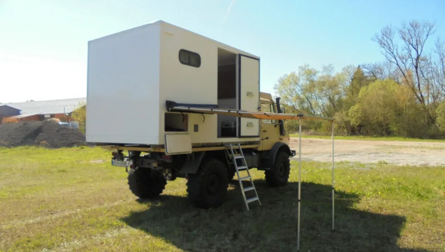 Mercedes-Benz Unimog 1300L Expedition